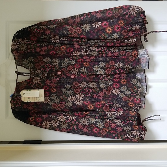 Farm Rio Long-Sleeved Pleated Blouse - Picture 4 of 13